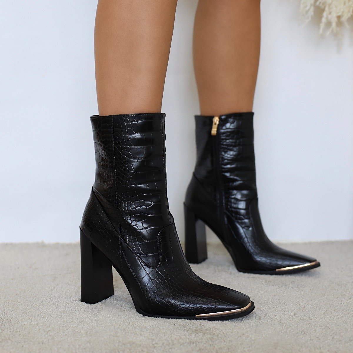 melisa_black_croc