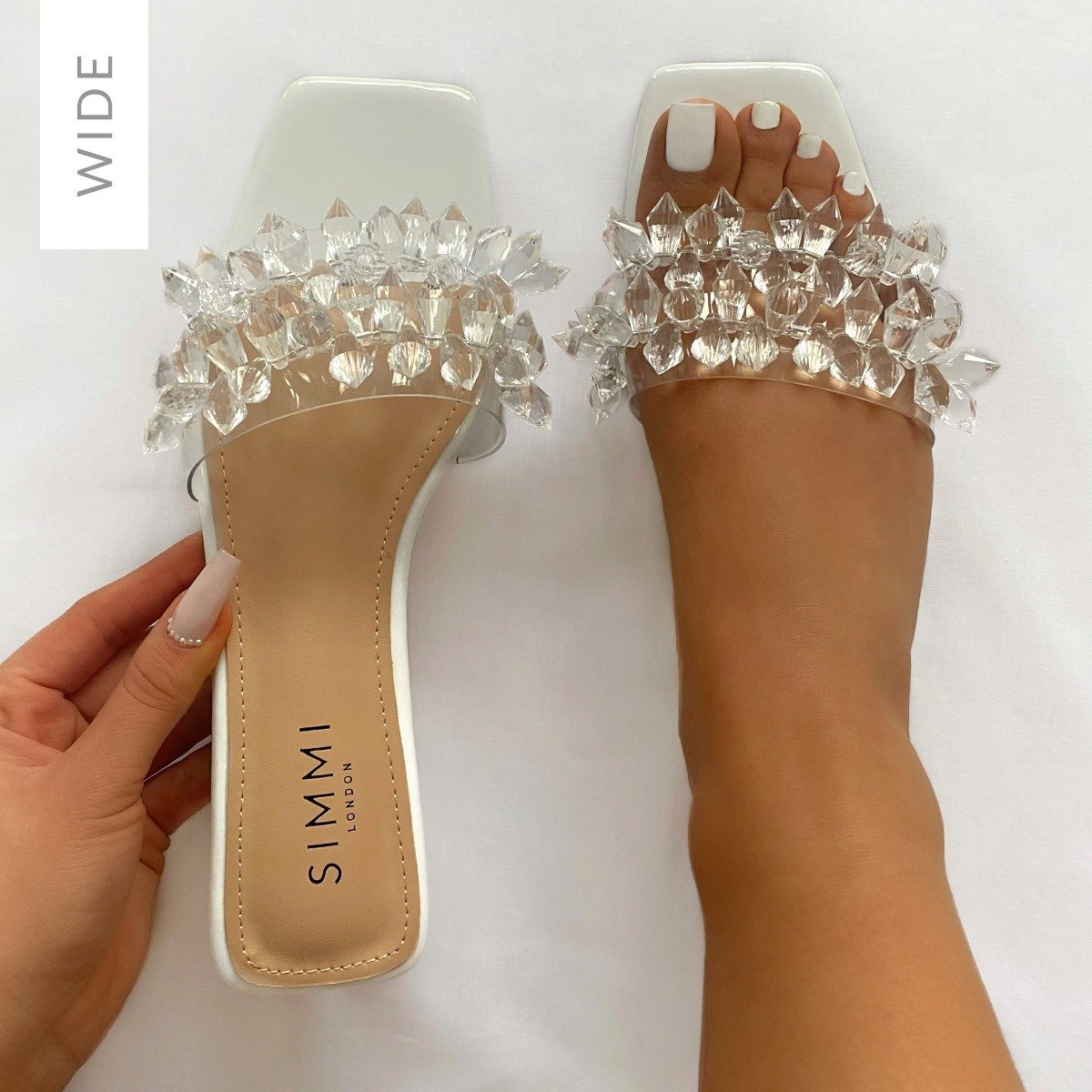 darcy_white_wide